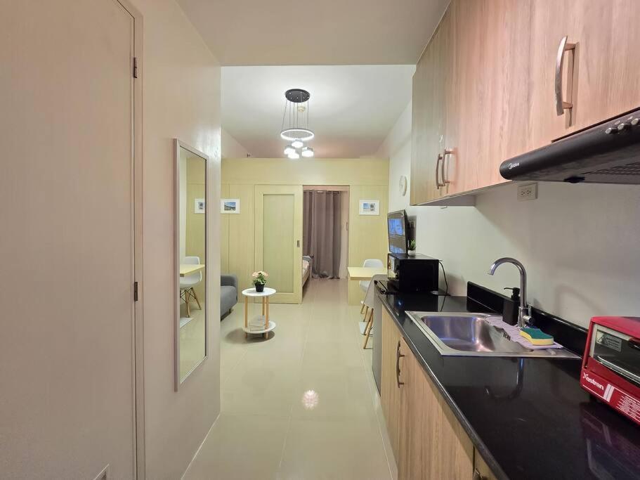 1br Condotel W Balcony Sm Light Residences #lt09 * Manila