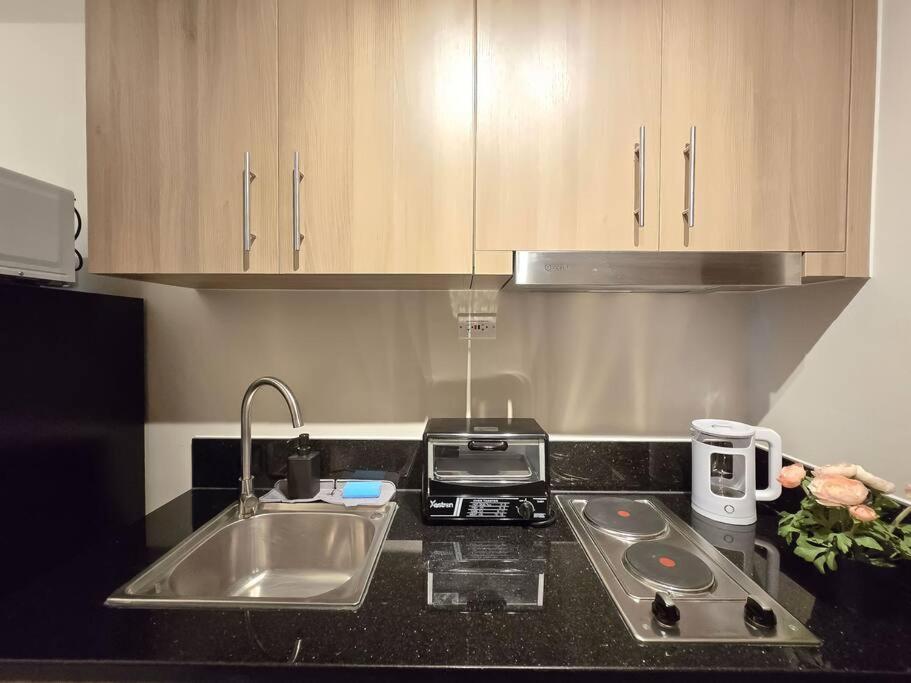 1br Unit Condotel W Balcony Fame Residences #fm58 Apartment Manila