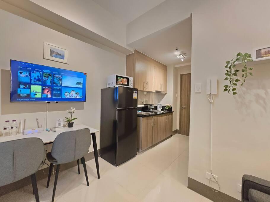 Apartment 1br Unit Condotel W Balcony Fame Residences #fm58
