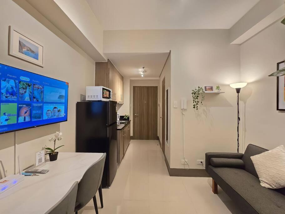 1br Unit Condotel W Balcony Fame Residences #fm58 *