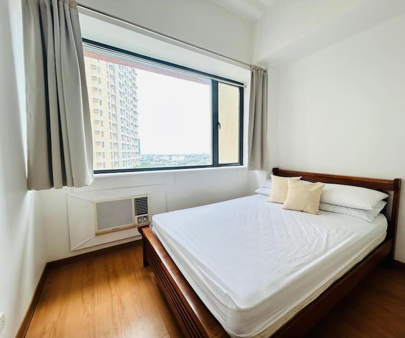 Budget At Ace By The Famous Indoor Water Apartment Manila