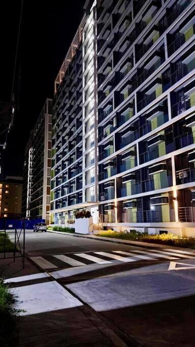 Apartment Summer Vibe At The Heart Of Taguig City!