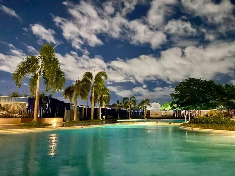 Summer Vibe At The Heart Of Taguig City! Apartment *