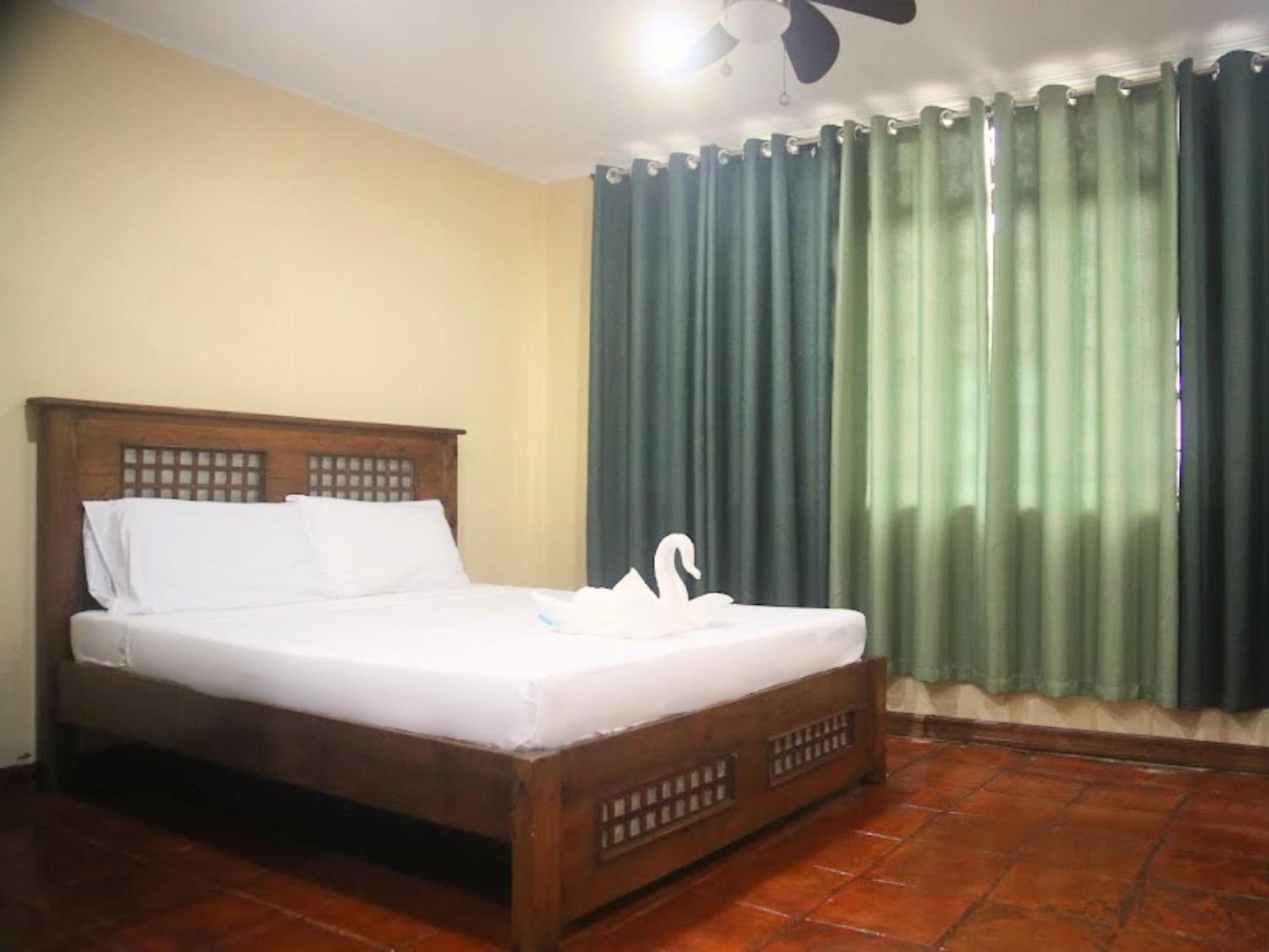 Makabata & Cafe Hotel Manila