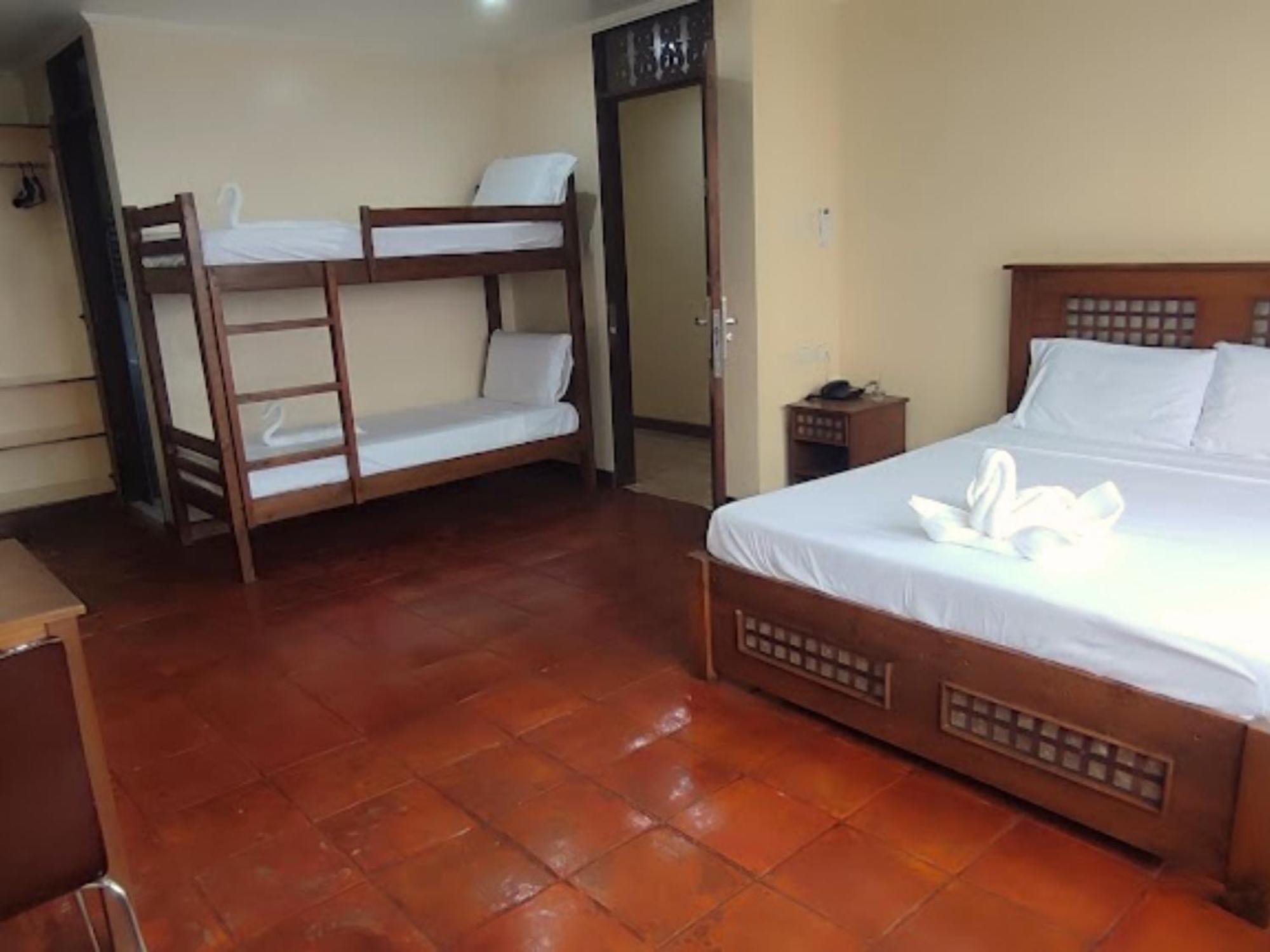 Makabata & Cafe Hotel