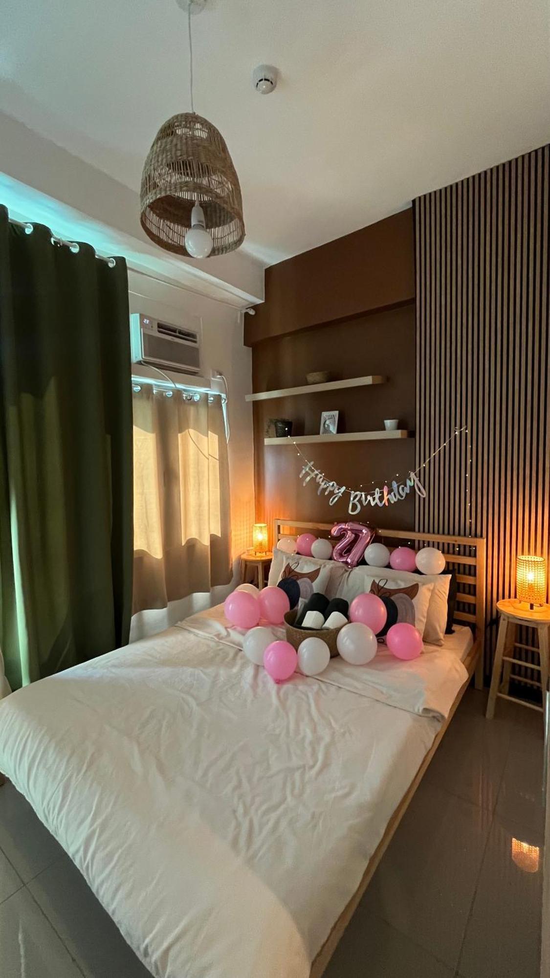 Apartment Stunning 1br W Amazing Infinity Pool And 360 Roof Deck Viewing Makati And Rockwell Lights - 5 Mins Drive Away To Poblacion Makati Manila
