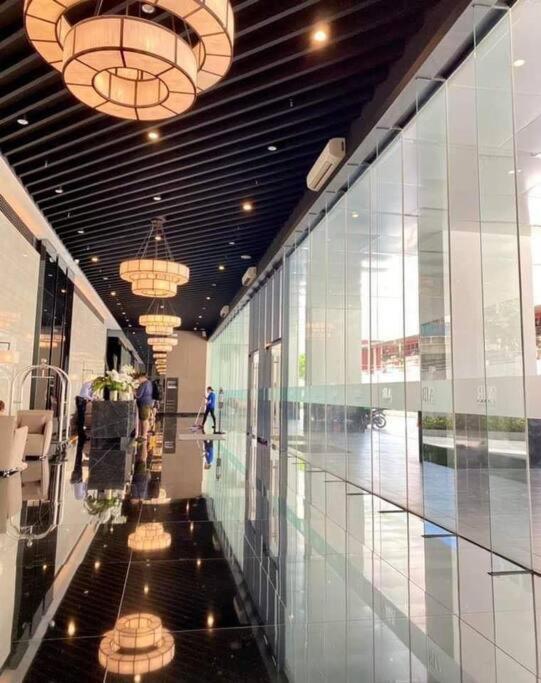 Apartment Air Residences Makati Netflix 200 Mbps Digital Door Lock
