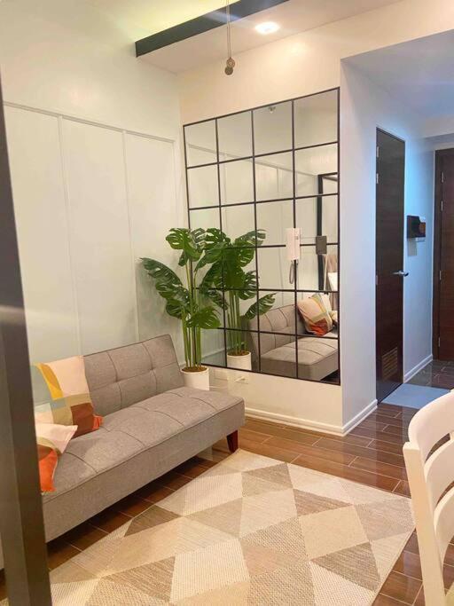 Apartment Air Residences Makati Netflix 200 Mbps Digital Door Lock