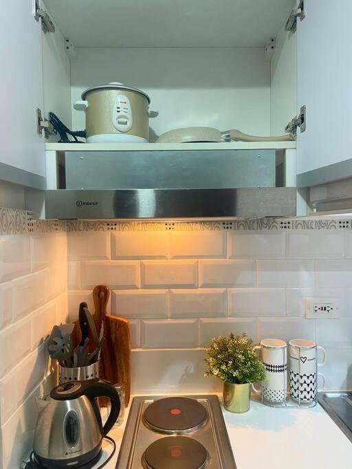 Air Residences Makati Netflix 200 Mbps Digital Door Lock Apartment *