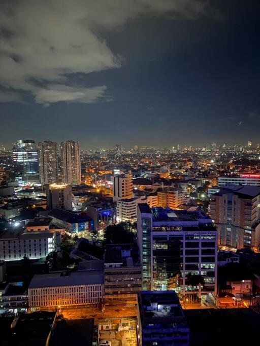 Apartment Air Residences Makati Netflix 200 Mbps Digital Door Lock *