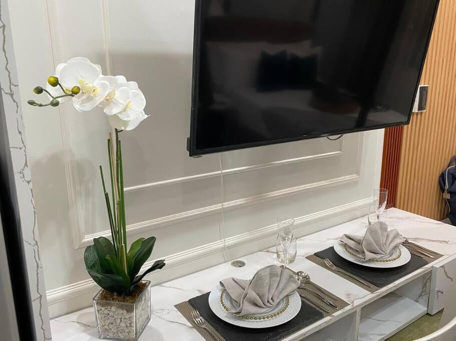 Apartment Air Residences Makati Netflix 200 Mbps Digital Door Lock *