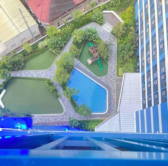 Apartment Air Residences Makati Netflix 200 Mbps Digital Door Lock *