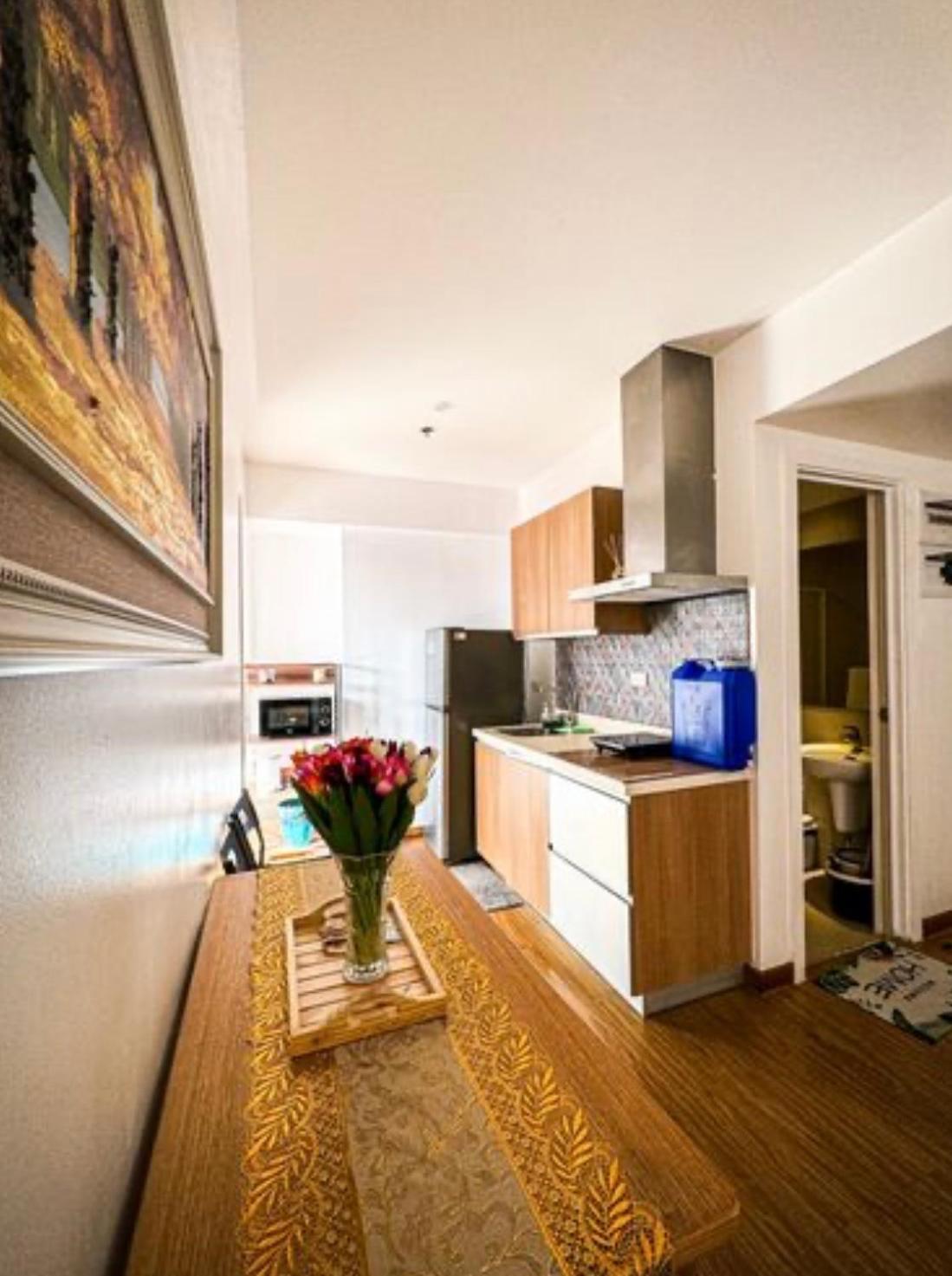 2 Bedrooms Penthouse In Azure Paranaque Apartment *