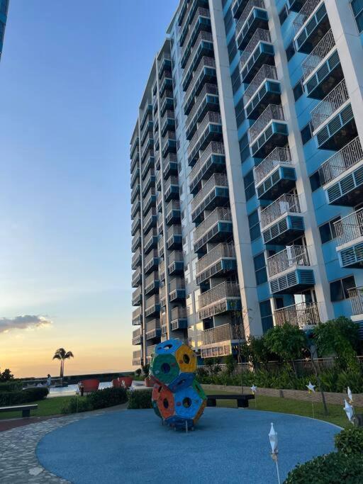 Luxurious 3br In Bay Across Okada Ii 12pax Apartment Manila
