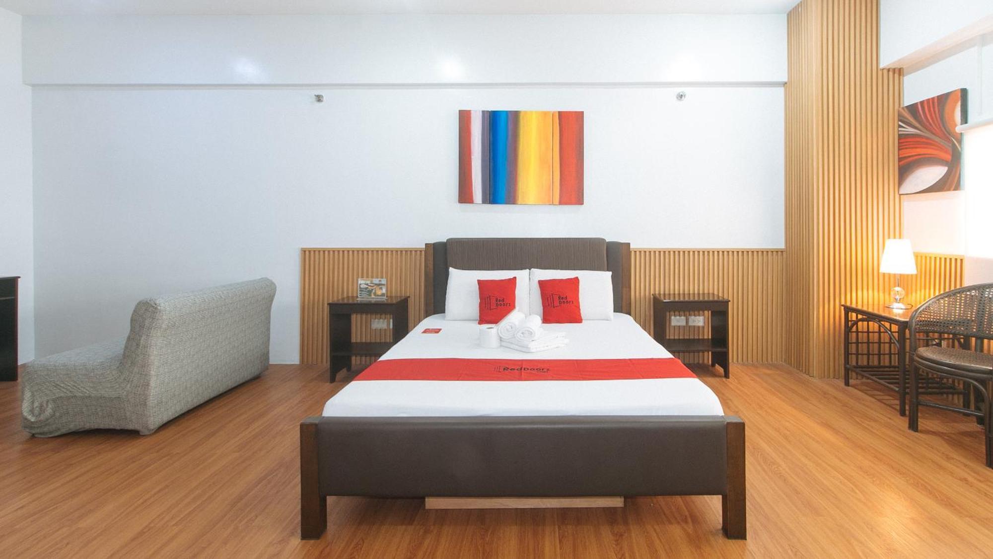 Hotel Reddoorz At Bp International Powerhouse Inc Near Sm Manila