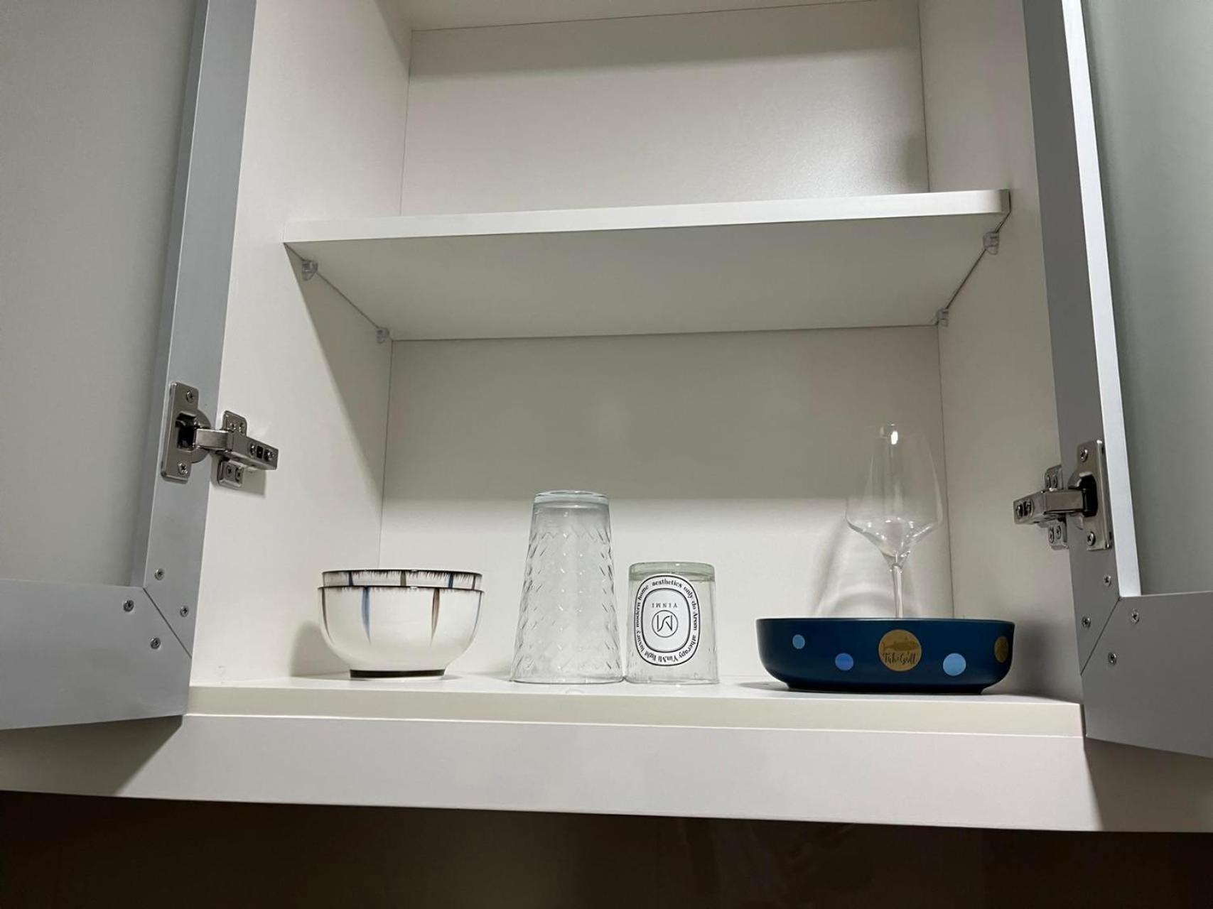 Okada Complex 1br With Balcony View, Sofa, Queen Bed And Wifi 8j Manila