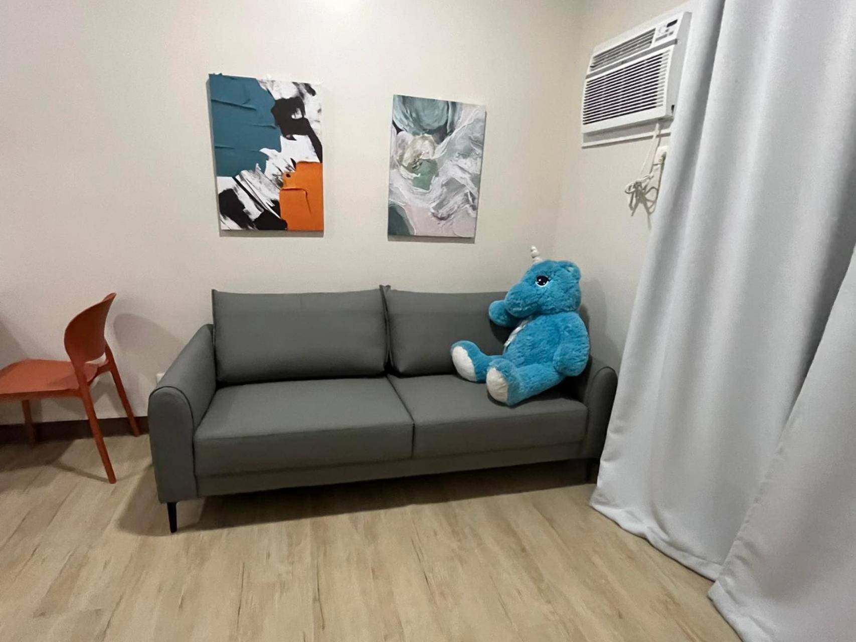 Okada Complex 1br With Balcony View, Sofa, Queen Bed And Wifi 8j Apartment Manila