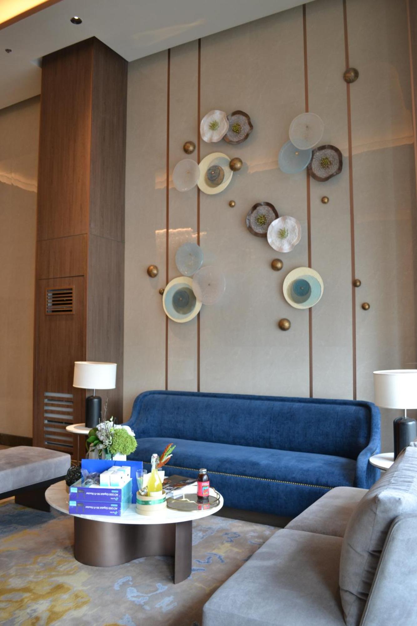 Okada Complex 1br With Balcony View, Sofa, Queen Bed And Wifi 8j * Manila