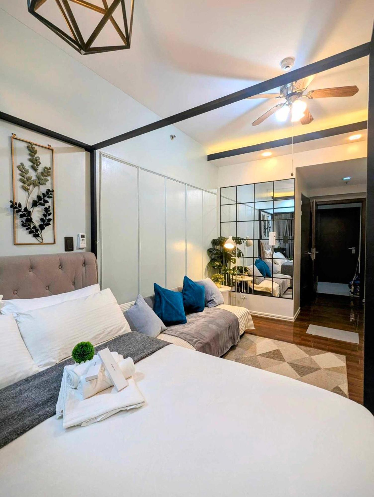 Apartment Air Residences Makati Netflix 200 Mbps Digital Door Lock Manila