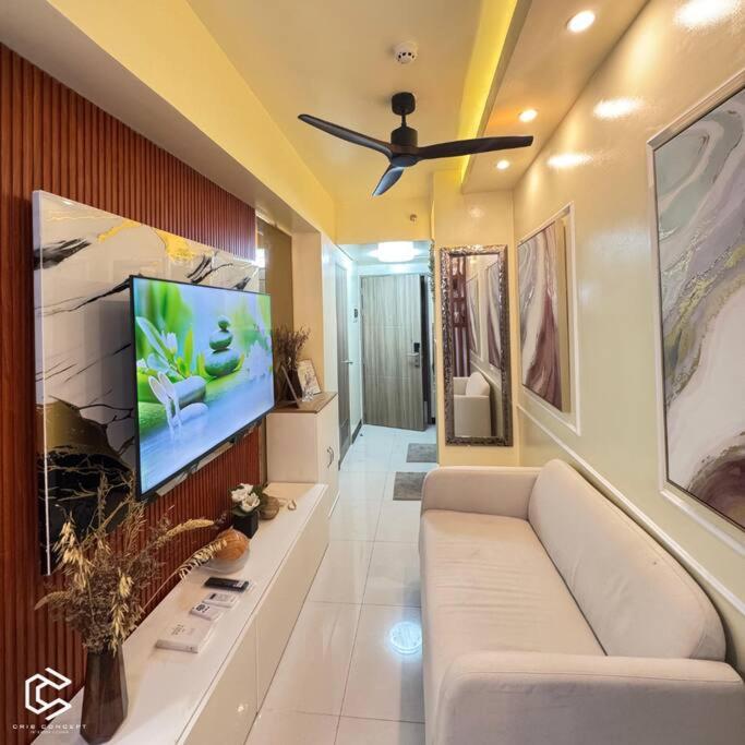 Crib2go Benz With Pool View * Manila