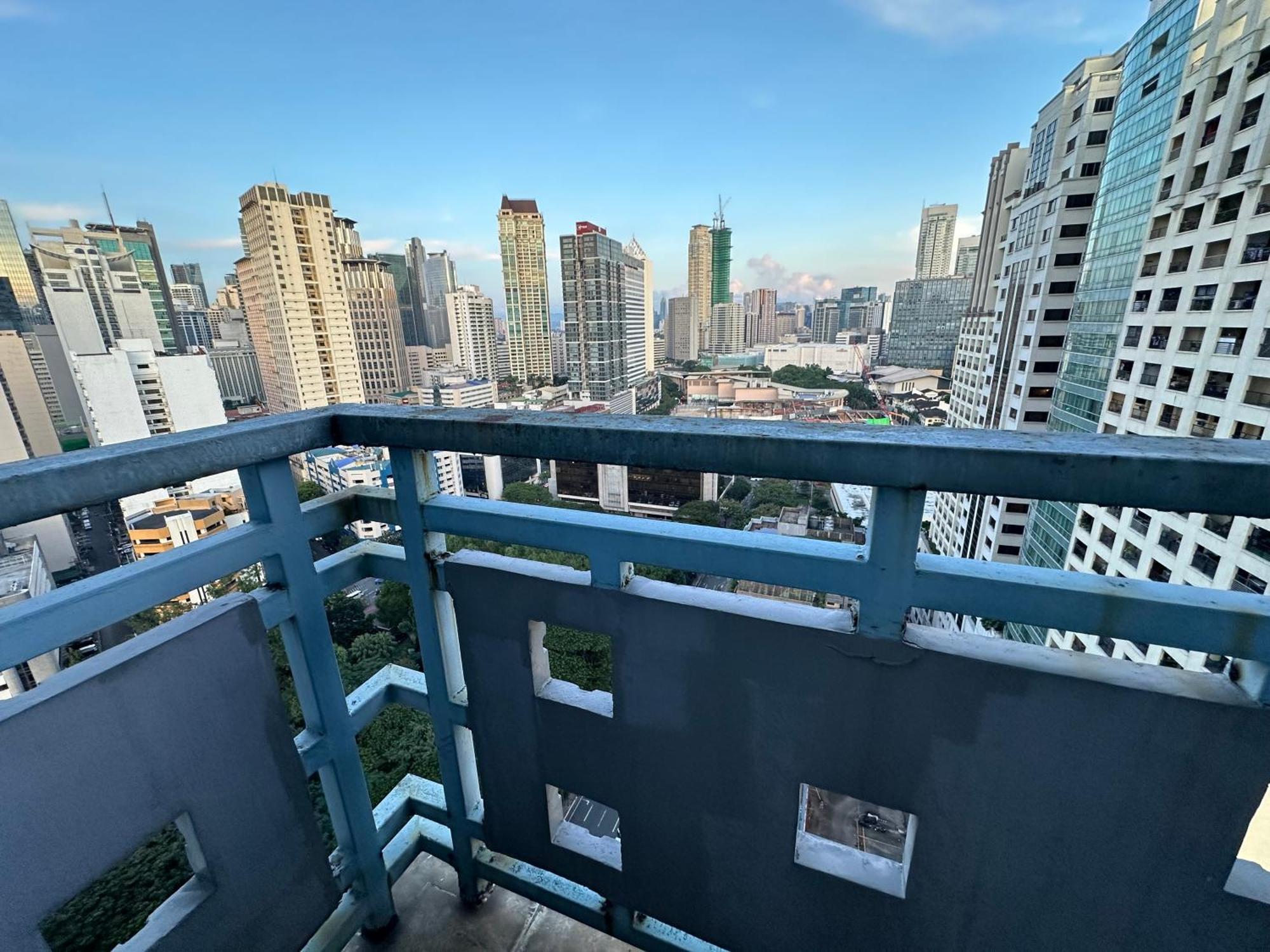 Apartment Loft Unit At Eton Parkview Greenbelt Makati
