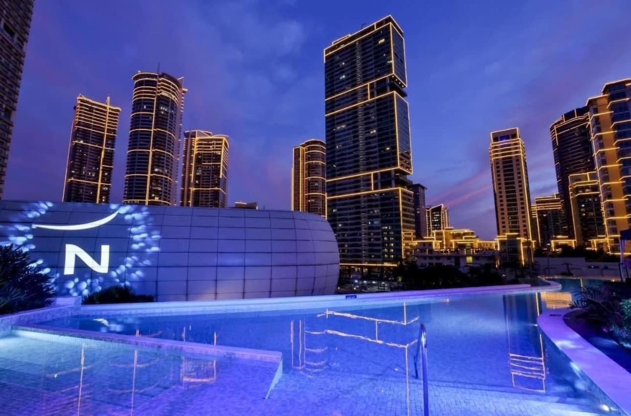 Novotel Manila Aqua Residences Near Makati By Hamodi'Scrib Apartment *