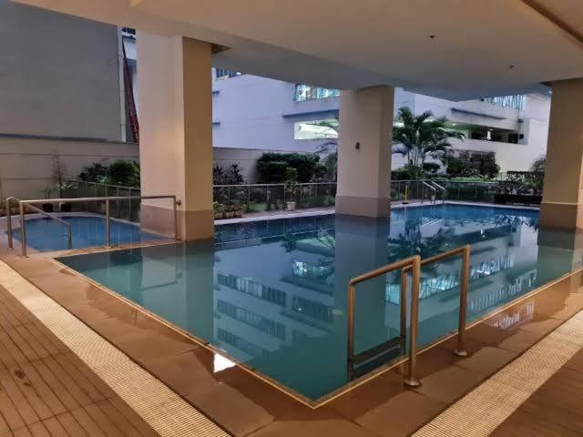 Beautiful And Spacious 2 Real Bedrooms 2 Bathrooms In Bgc Global Manila