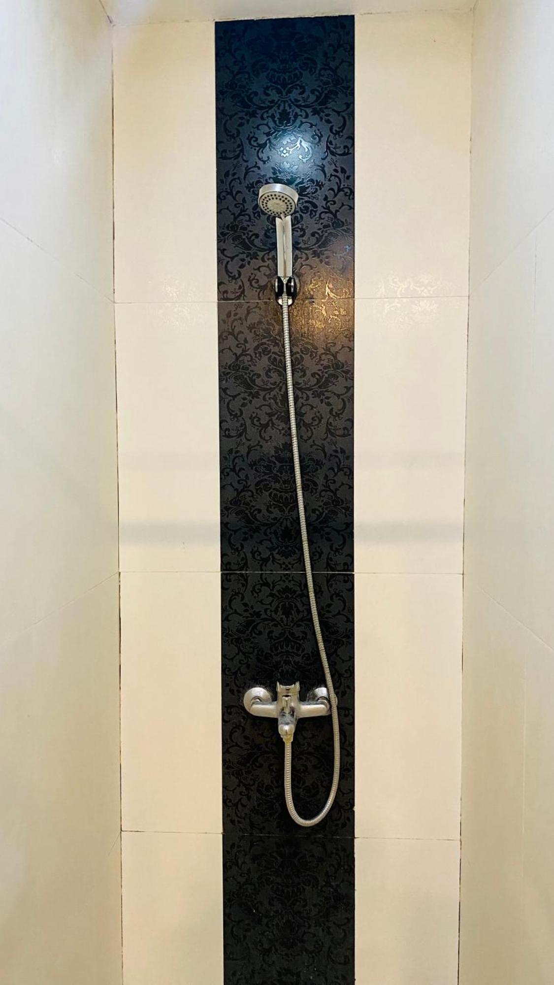 Beautiful And Spacious 2 Real Bedrooms 2 Bathrooms In Bgc Global *