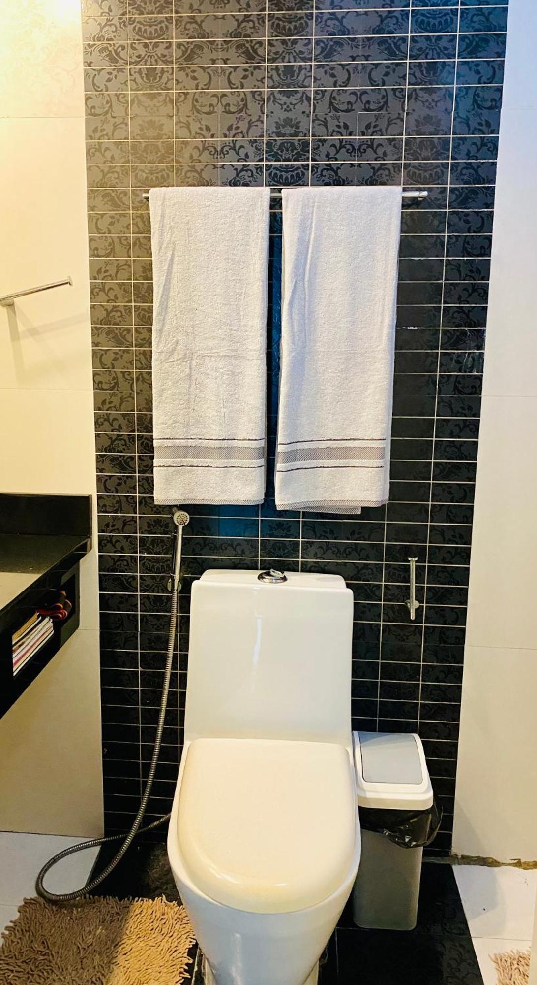 Beautiful And Spacious 2 Real Bedrooms 2 Bathrooms In Bgc Global * Manila