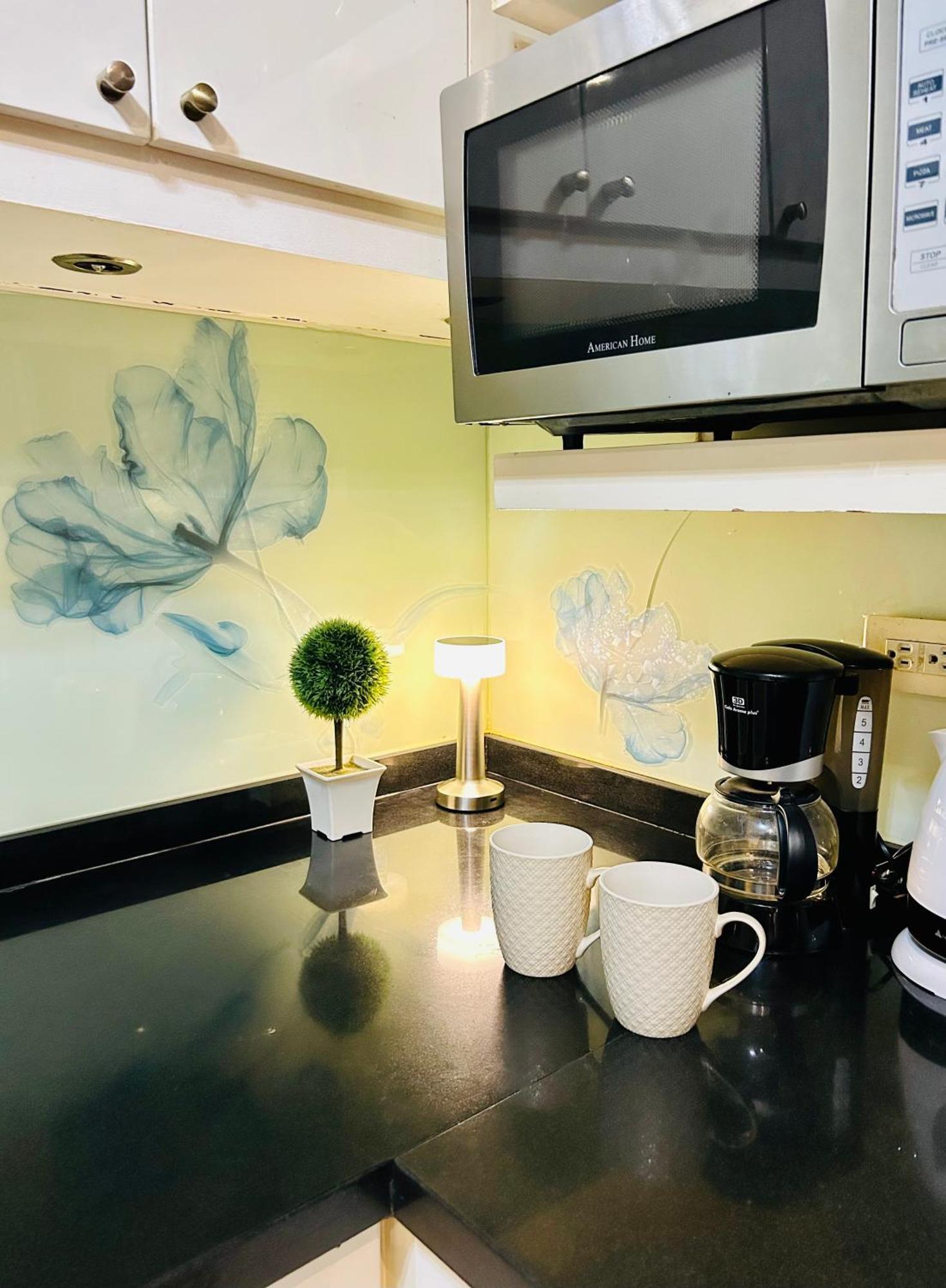 Beautiful And Spacious 2 Real Bedrooms 2 Bathrooms In Bgc Global Apartment