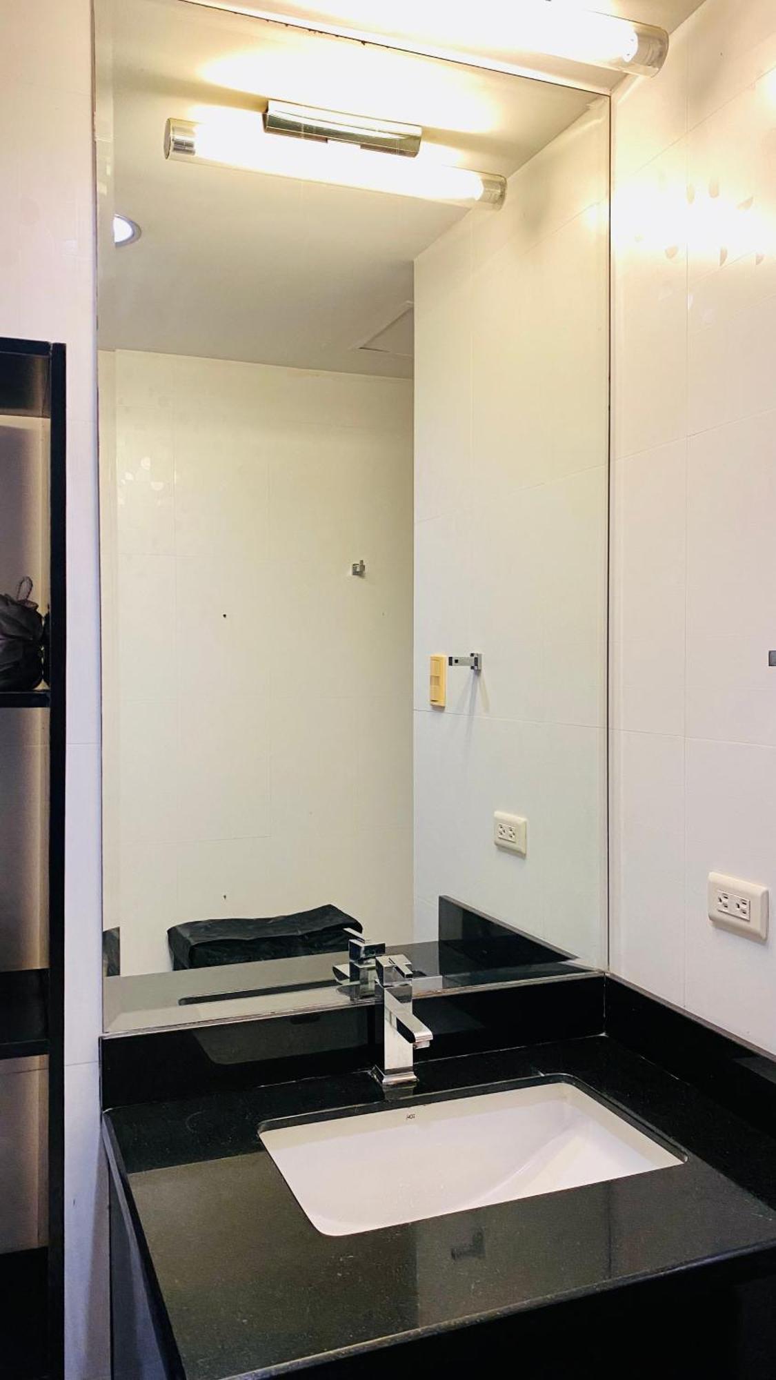 Beautiful And Spacious 2 Real Bedrooms 2 Bathrooms In Bgc Global *