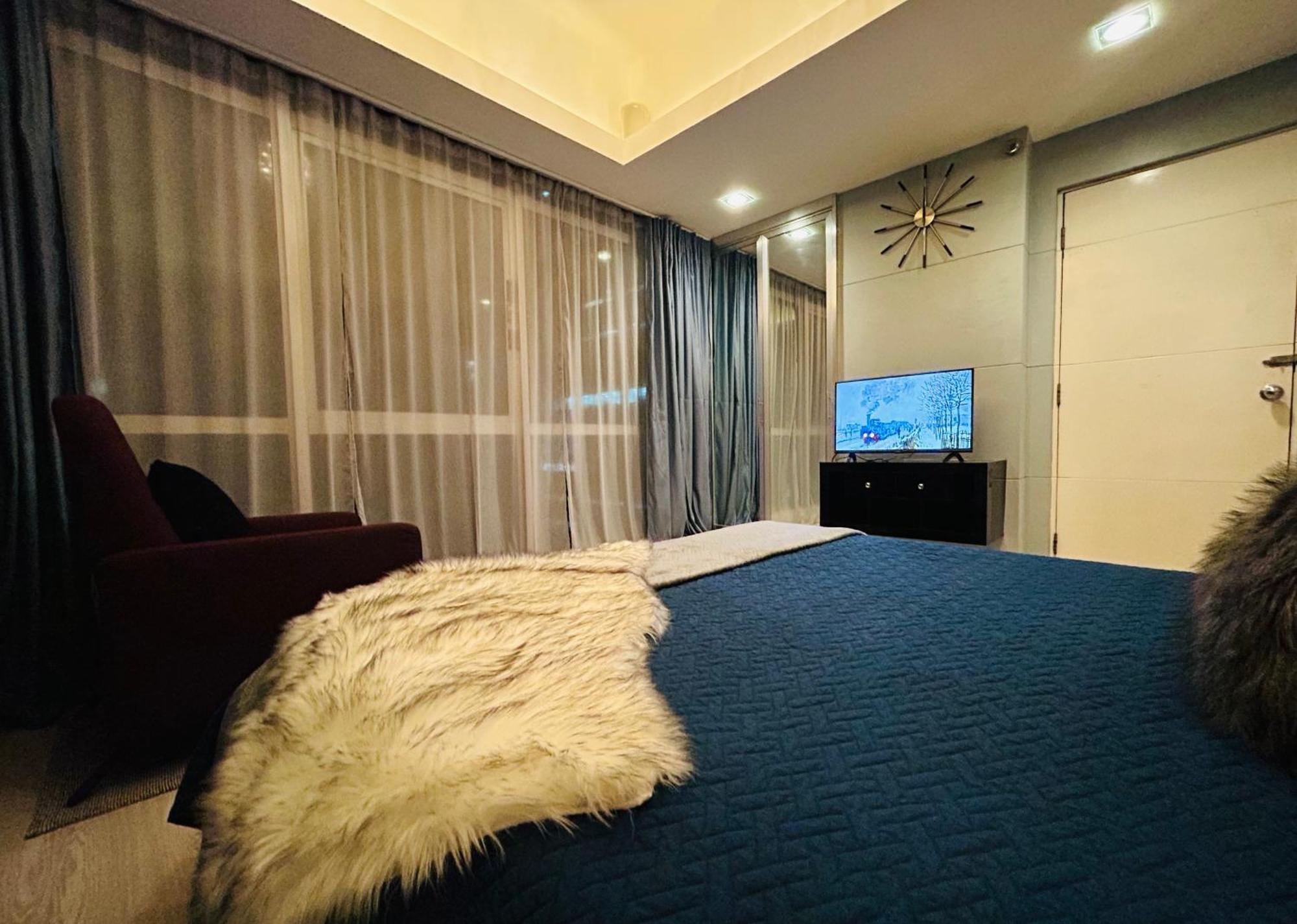 Beautiful And Spacious 2 Real Bedrooms 2 Bathrooms In Bgc Global Apartment