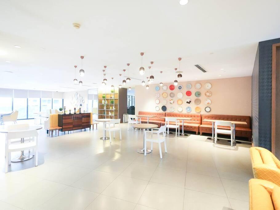 High Floor 2br In Knightsbridge Residences Makati