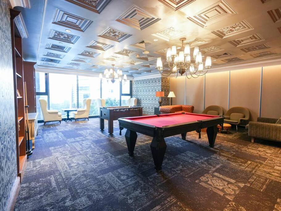 High Floor 2br In Knightsbridge Residences Makati Apartment