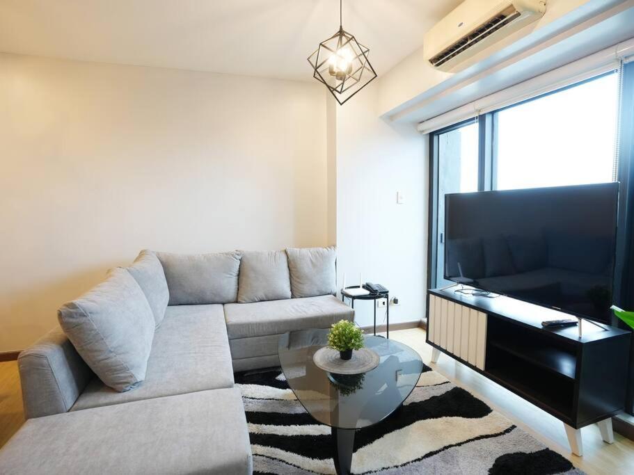 High Floor 2br In Knightsbridge Residences Makati