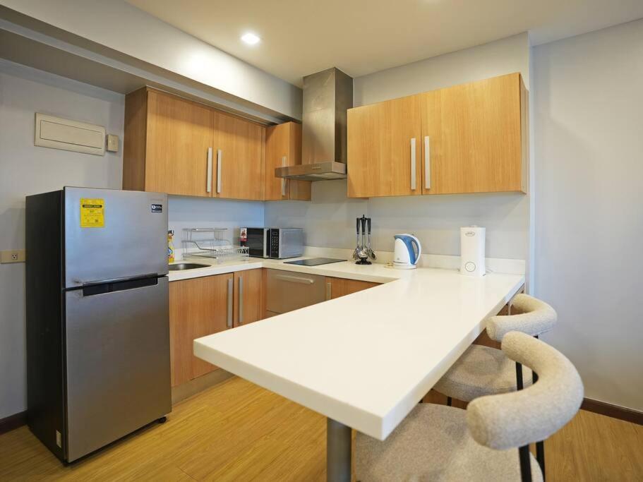 Apartment High Floor 2br In Knightsbridge Residences Makati Manila