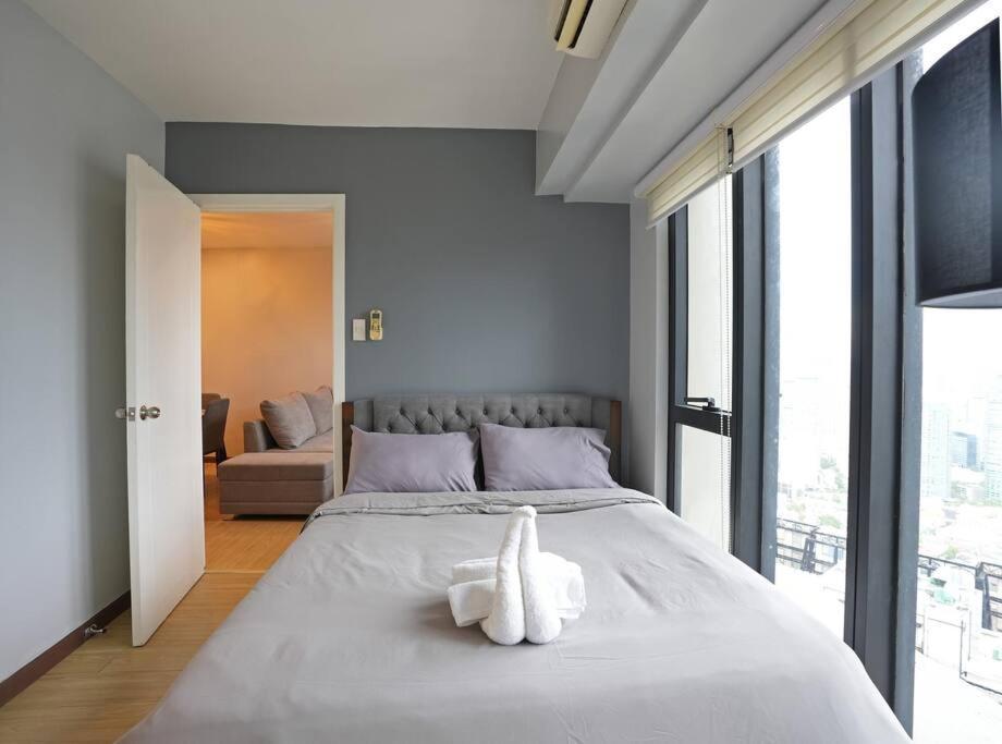 High Floor 2br In Knightsbridge Residences Makati Apartment