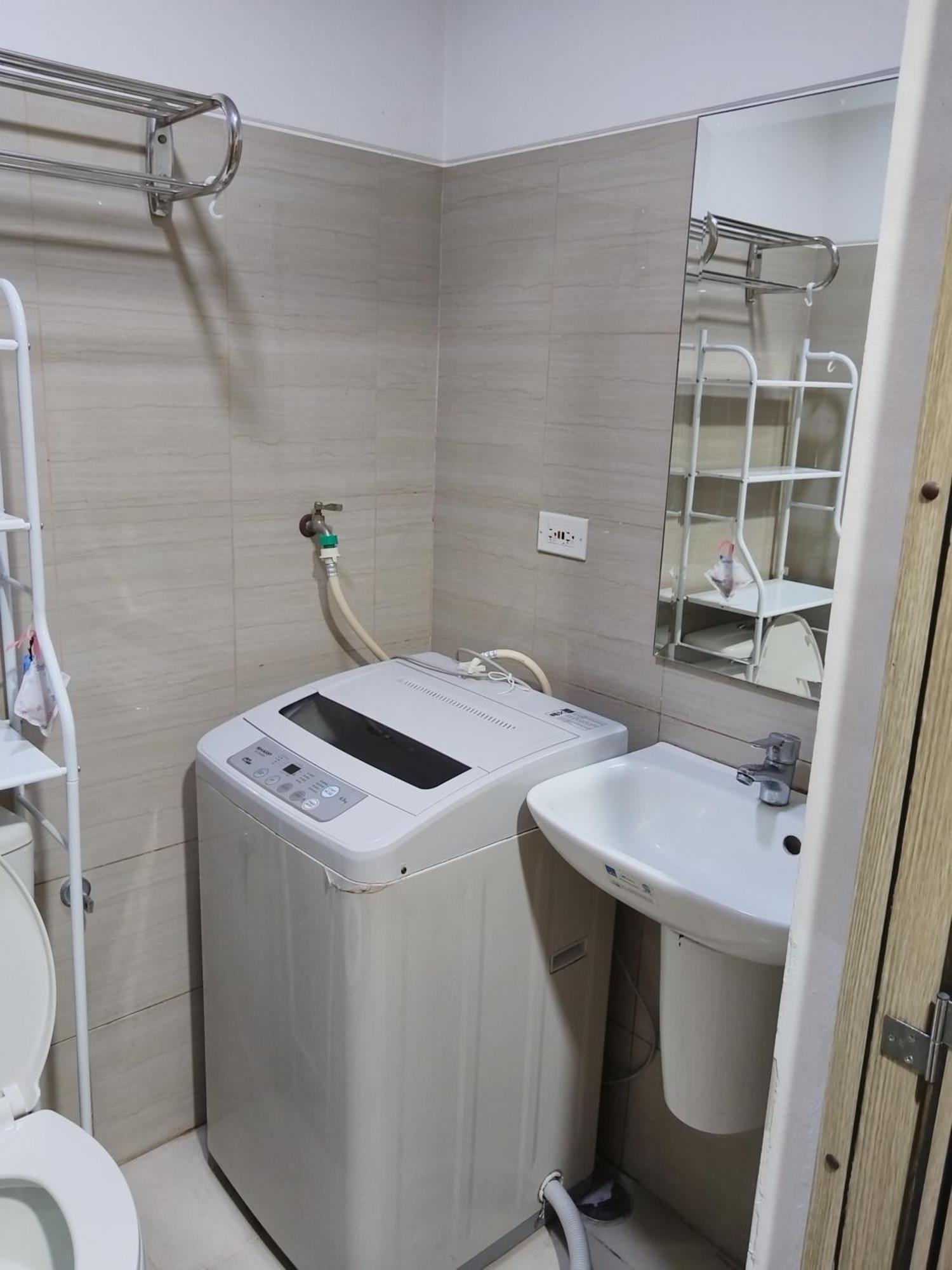 1 Bedroom Pool View With Balcony In Shore Near Moa * Manila