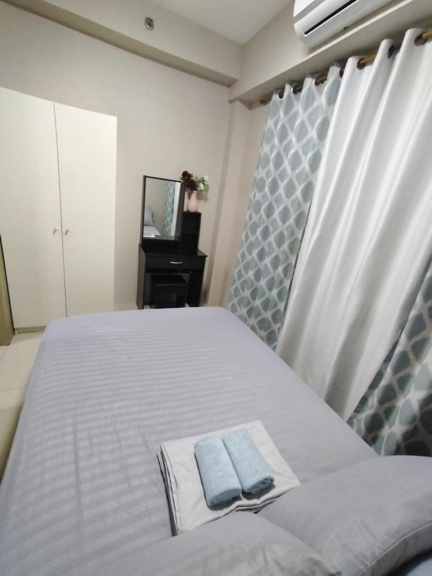 1 Bedroom Pool View With Balcony In Shore Near Moa