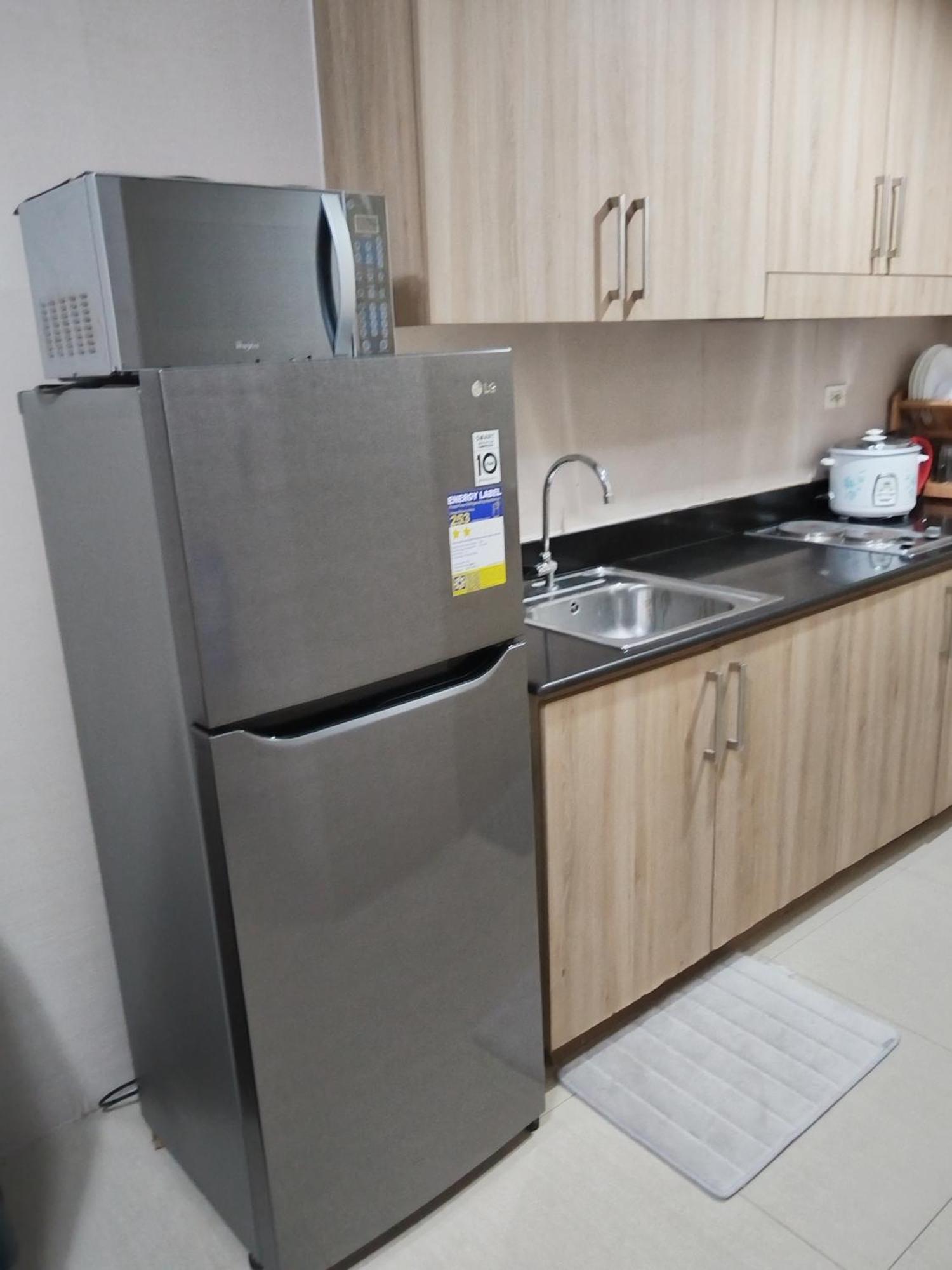 1 Bedroom Pool View With Balcony In Shore Near Moa * Manila