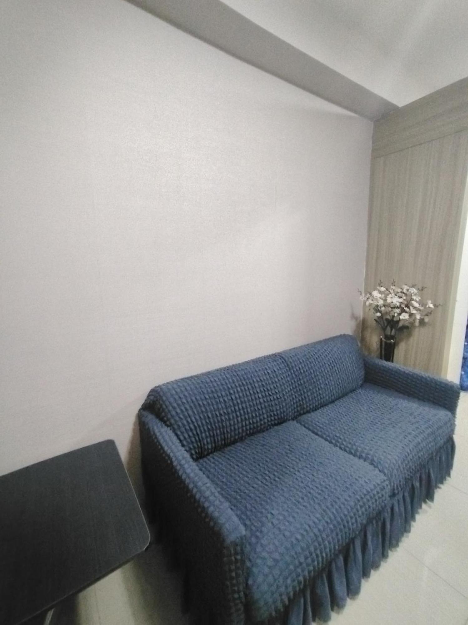 1 Bedroom Pool View With Balcony In Shore Near Moa Apartment Manila