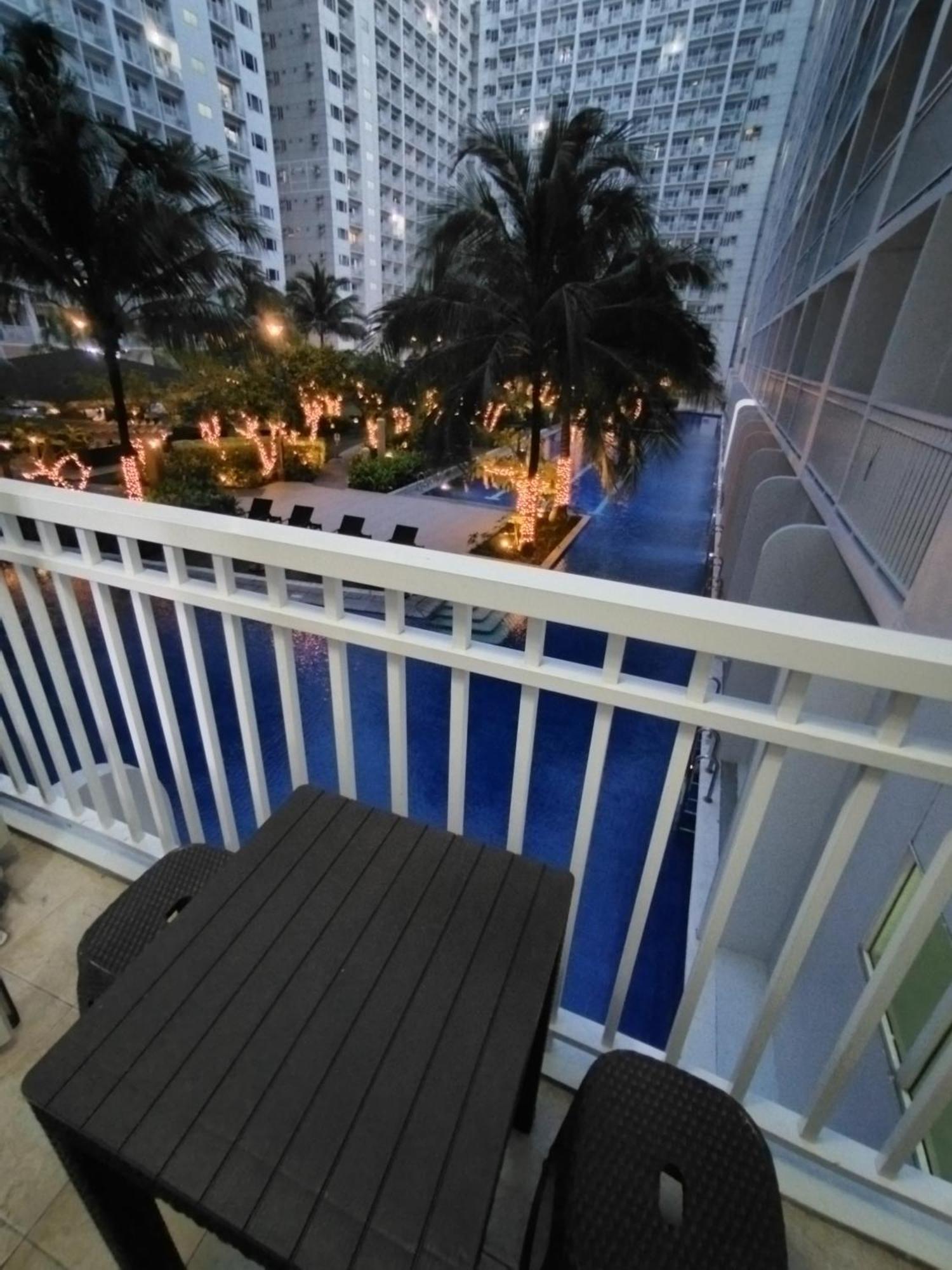 1 Bedroom Pool View With Balcony In Shore Near Moa *