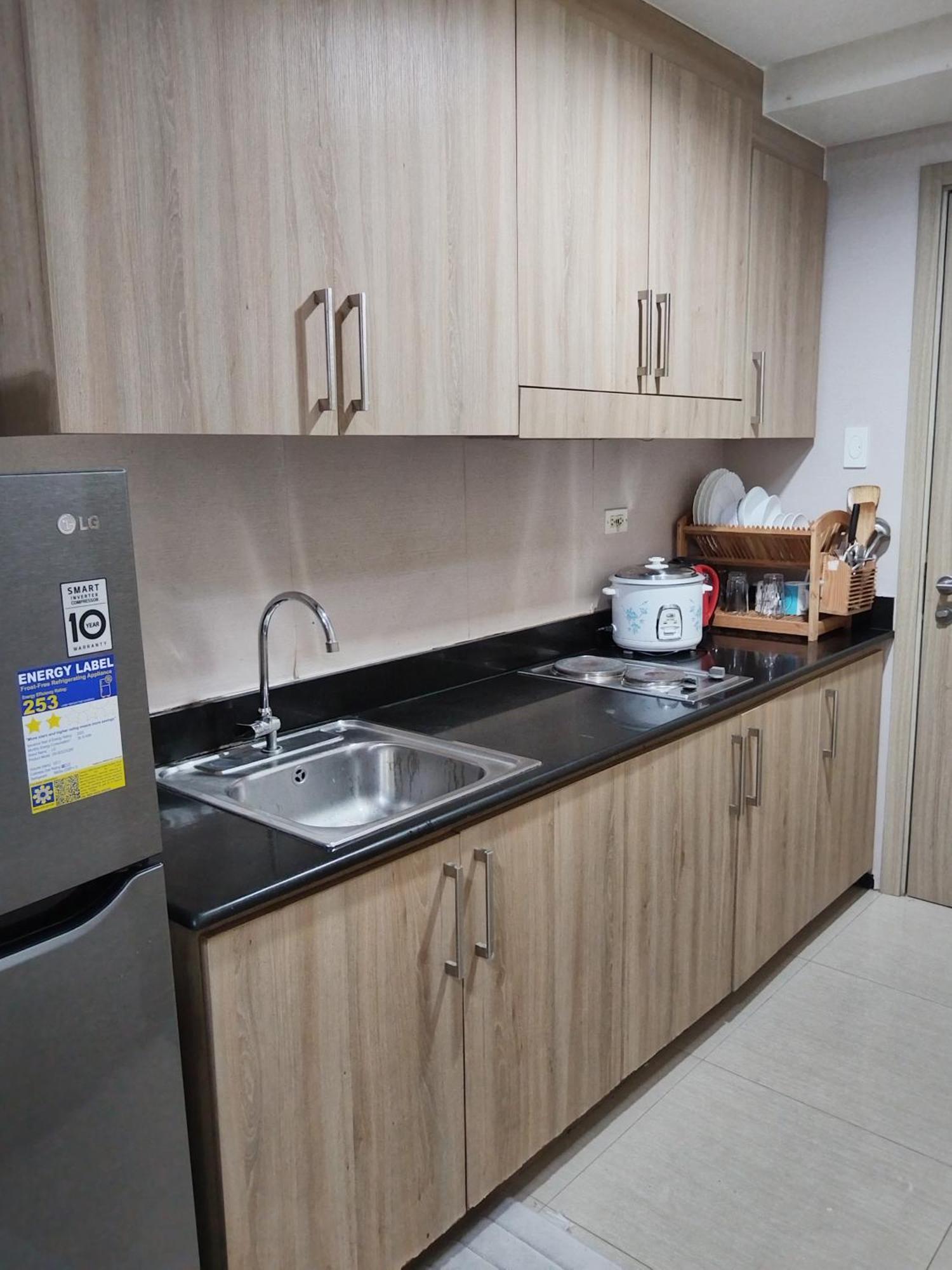 1 Bedroom Pool View With Balcony In Shore Near Moa