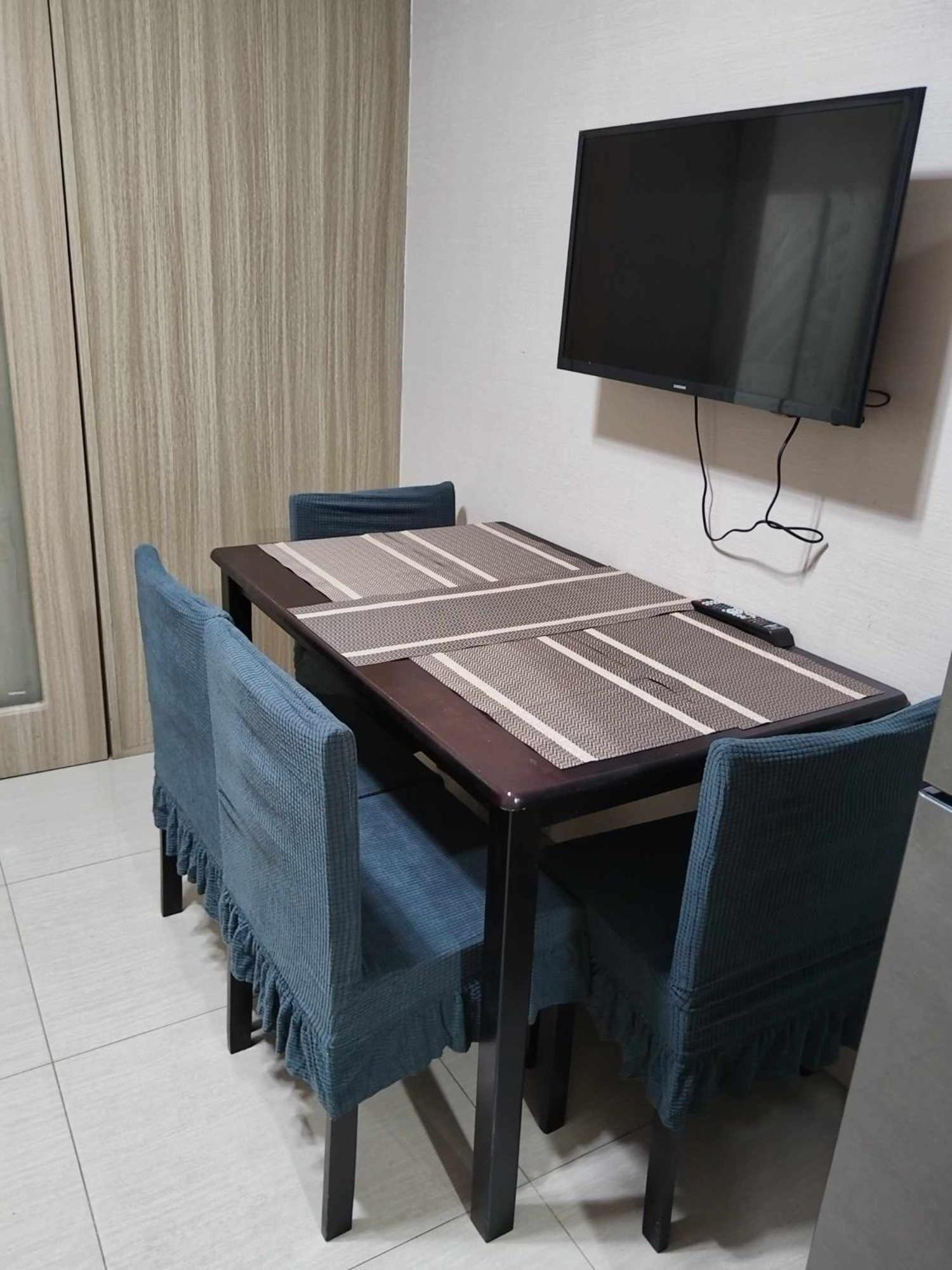1 Bedroom Pool View With Balcony In Shore Near Moa Apartment Manila