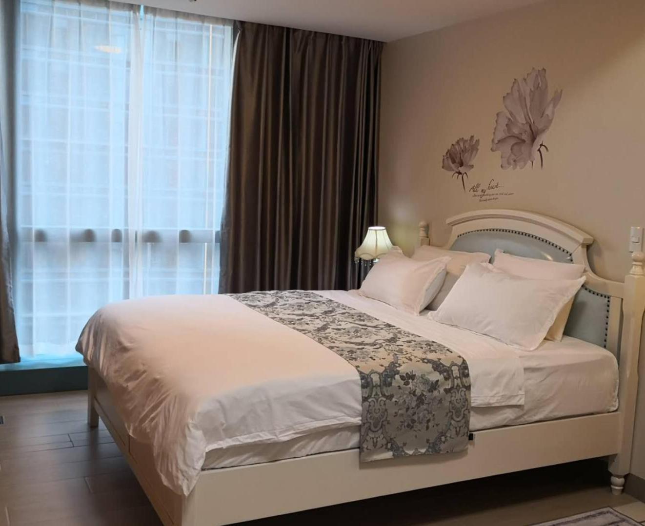 Apartment One Uptown Residences