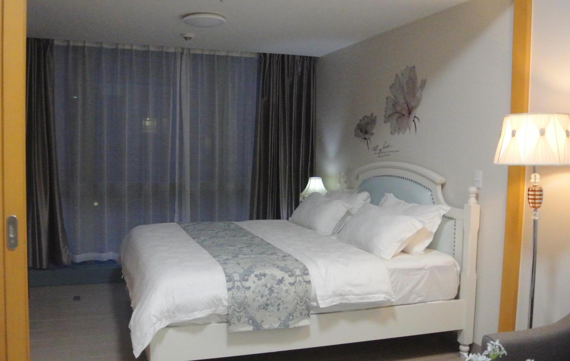 One Uptown Residences Apartment