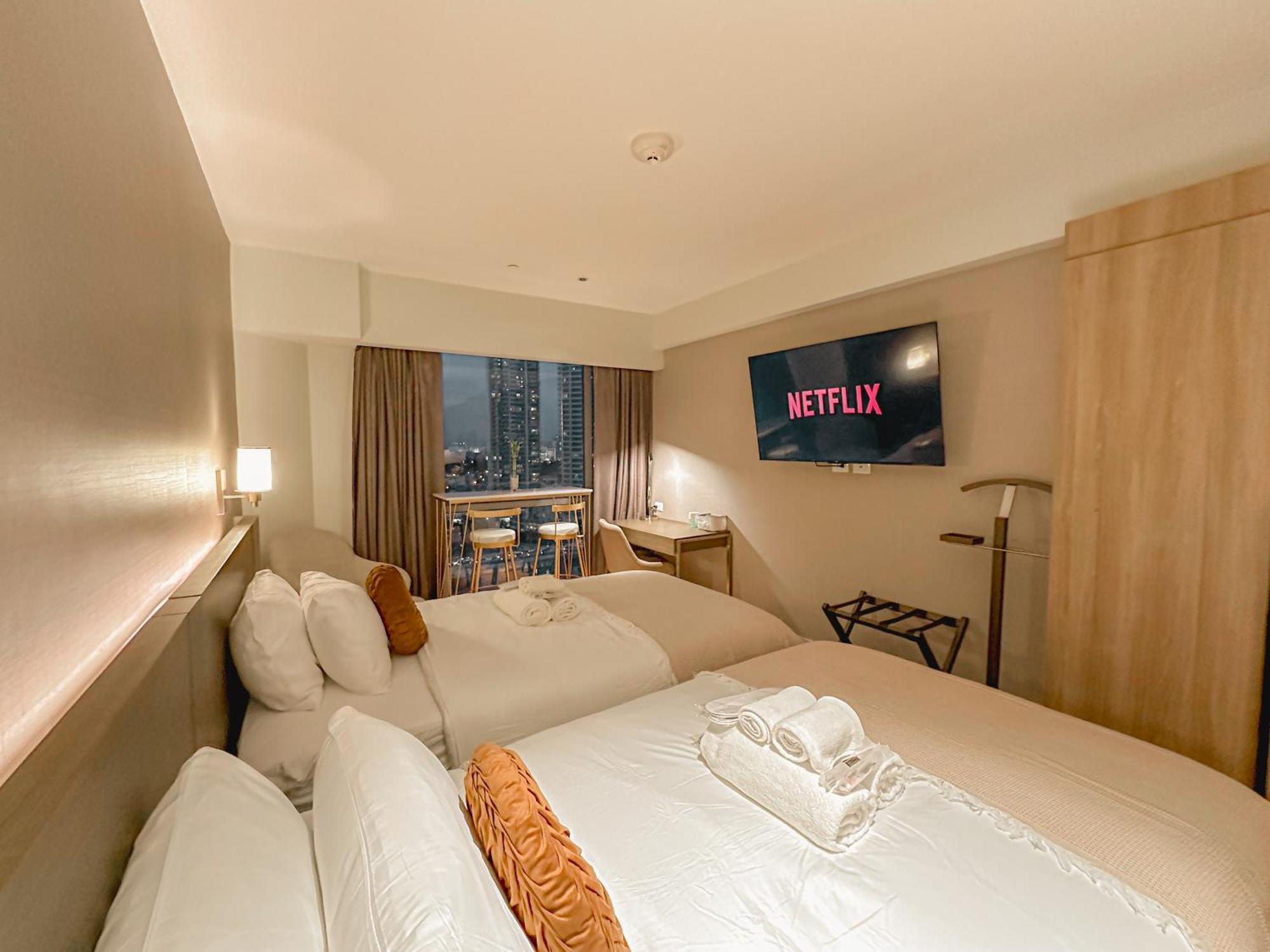 Rockwell View Twin With Free Wifi Pool & Gym Apartment