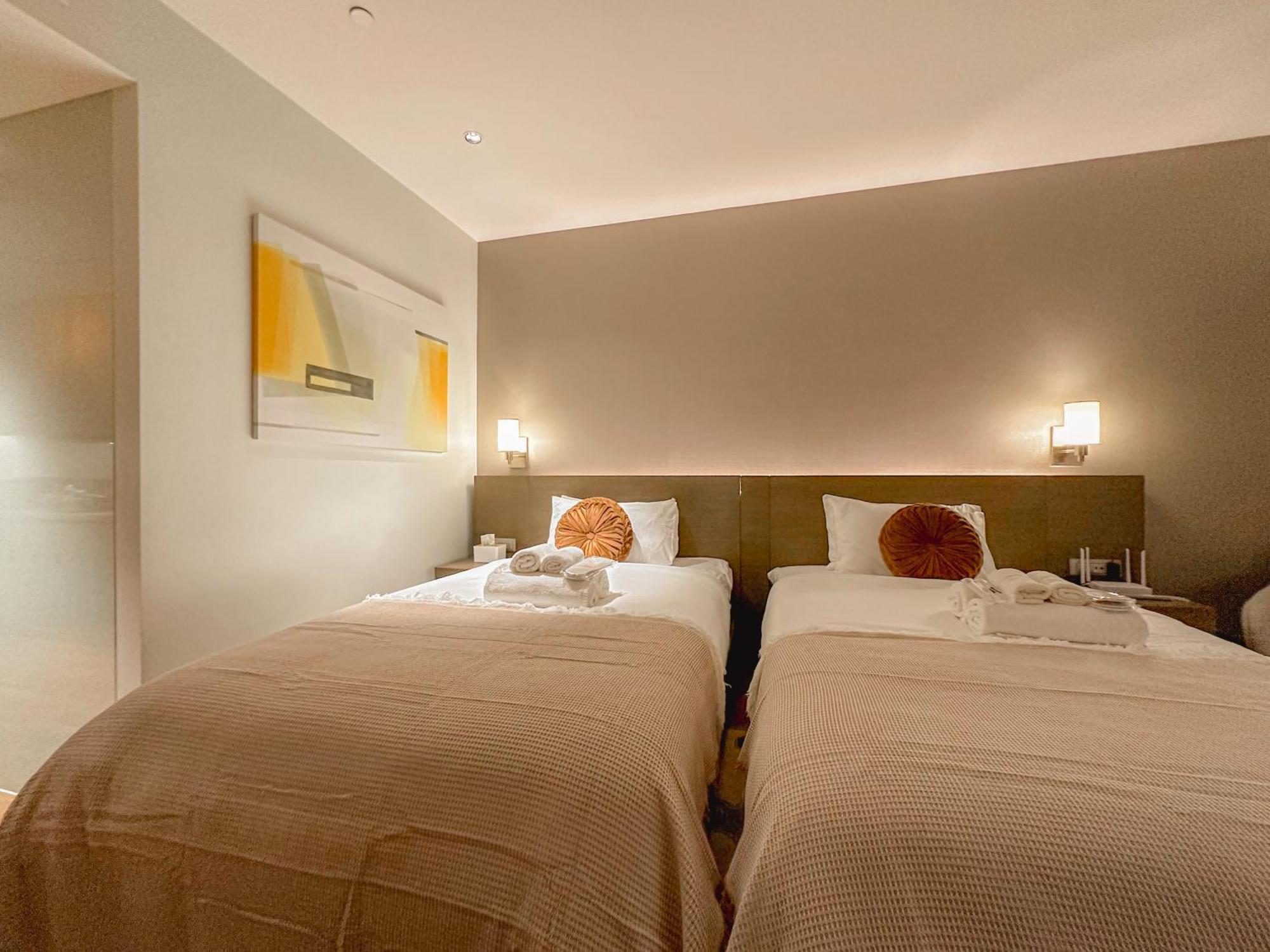 Rockwell View Twin With Free Wifi Pool & Gym Apartment Manila
