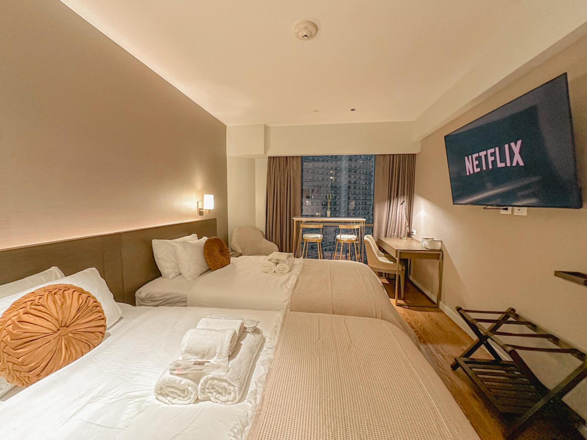 Rockwell View Twin With Free Wifi Pool & Gym * Manila