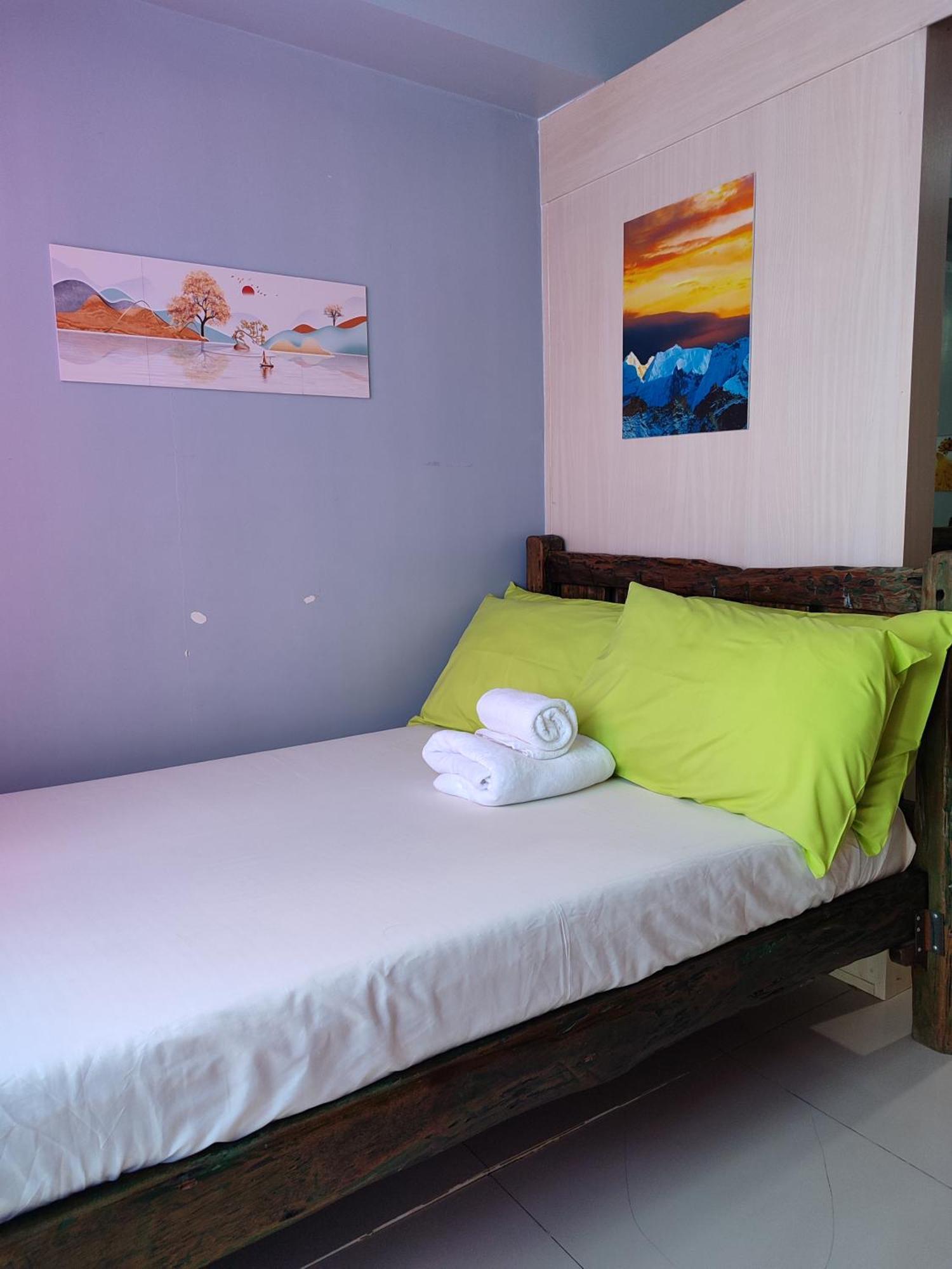 Apartment 1139A Staycation Infront Of Moa, Searesidences Tower A , Near Picc, Smx, Arena, Dfa, Ayala Mall, World Trade, Naia123 *